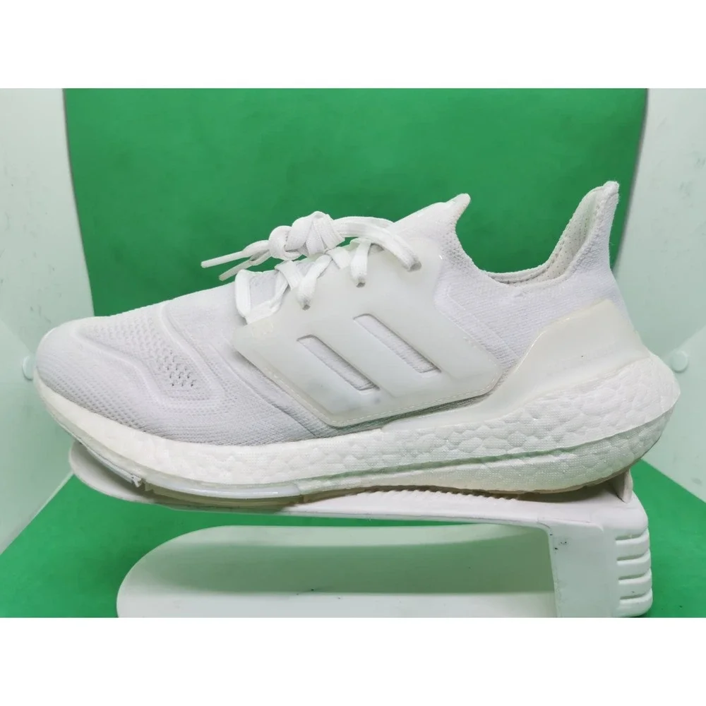 Adidas Ultraboost 22 Women's Cloud White/Cloud White/Crystal White Size  8